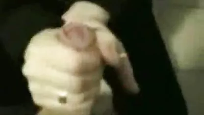 نمی حمله پسران به دانشگاه, در اینجا خواهر شهوتی است که