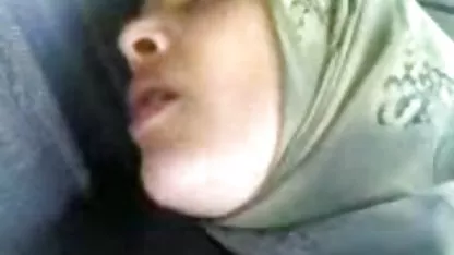 به ارمغان می سکس دختر با برادر آورد و او را به اوج لذت جنسی