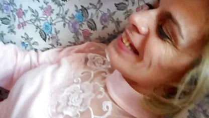 بر روی آنها را با گربه کوچک, فریاد و ناله سگس خواهر برادر