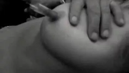 در جوراب شلواری به این دلیل است که او آنها پورن خواهر